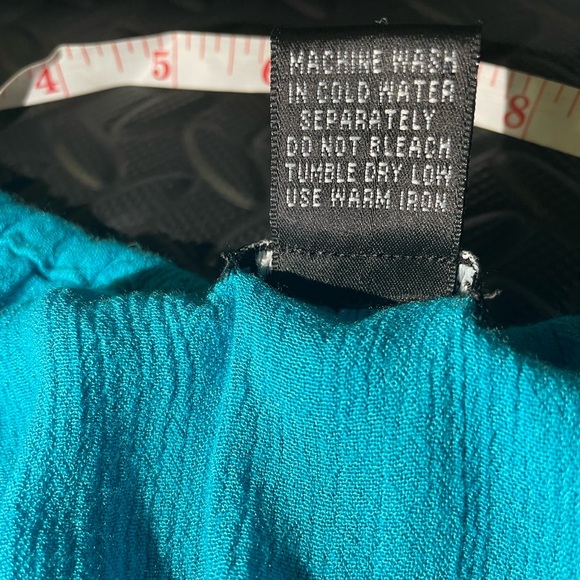 WET SEAL off shoulder crop top $8 PRICE DROP ‼️ - Picture 8 of 9